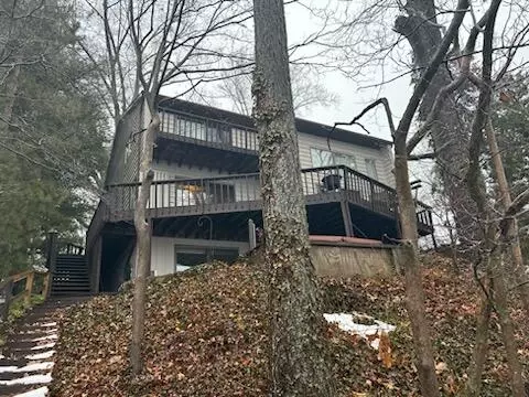 32647 Cable Dr, Dowagiac, MI 49047 photo 2