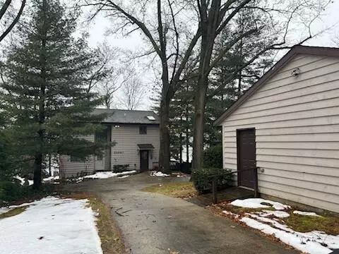32647 Cable Dr, Dowagiac, MI 49047 photo 4