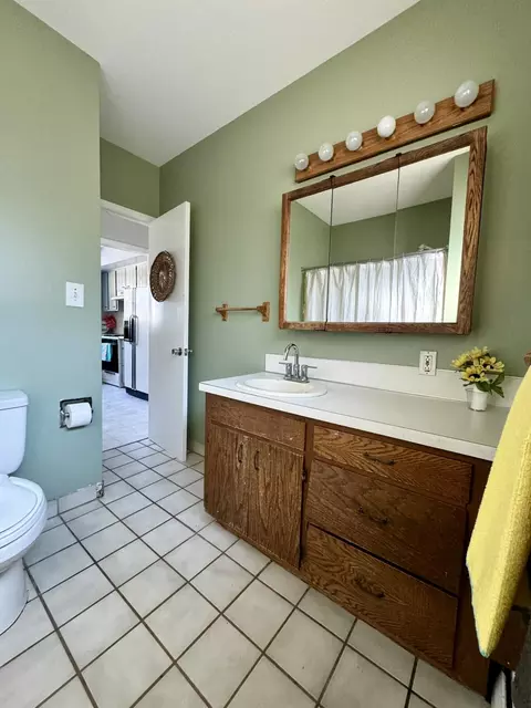 Bath - 206 N Baldwin St, Whitehall, MI 49461 photo 4 of 7