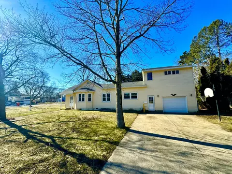 Exterior - 206 N Baldwin St, Whitehall, MI 49461 photo 3 of 17