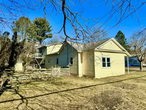 Exterior - 206 N Baldwin St, Whitehall, MI 49461 photo 7 of 17