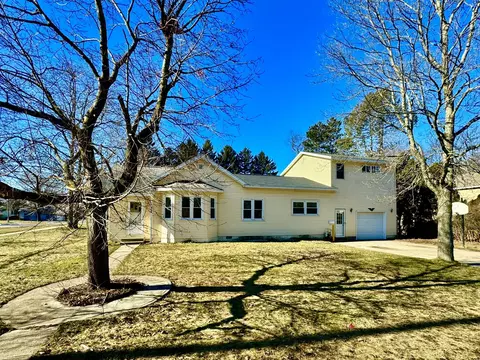 Exterior - 206 N Baldwin St, Whitehall, MI 49461 photo 4 of 17
