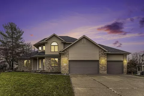 1512 Settlers Hill Dr, Lansing, MI 48917