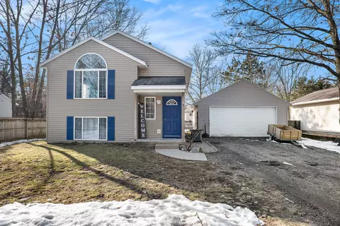 8651 Huron Dr, Howard City, MI 49329