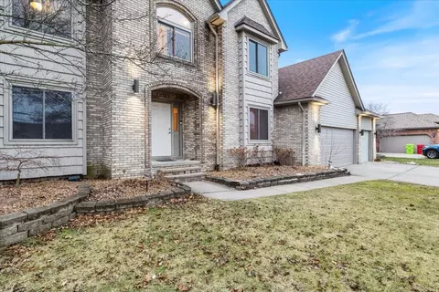 Exterior - 47615 Beacon Square Dr, Macomb, MI 48044 photo 4 of 6