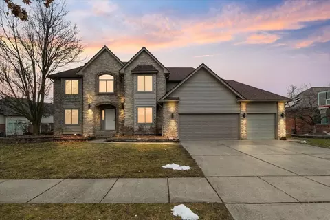 47615 Beacon Square Dr, Macomb, MI 48044