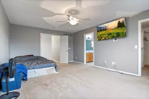 Bedroom - 47615 Beacon Square Dr, Macomb, MI 48044 photo 5 of 7