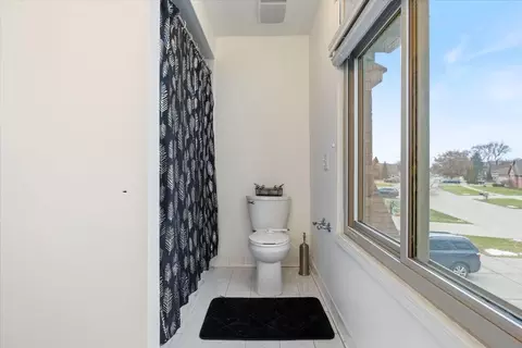 Bath - 47615 Beacon Square Dr, Macomb, MI 48044 photo 5 of 6