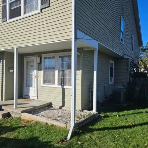 2978 Roundtree Blvd, Ypsilanti, MI 48197
