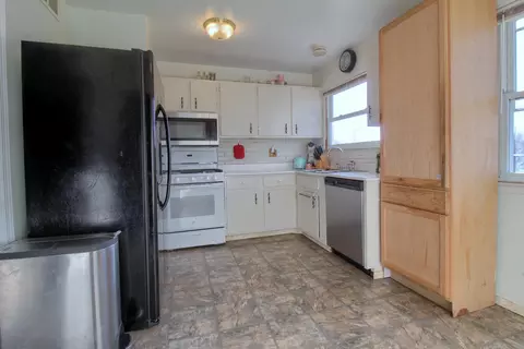 9792 Jackson St, Van Buren Twp, MI 48111 photo 2