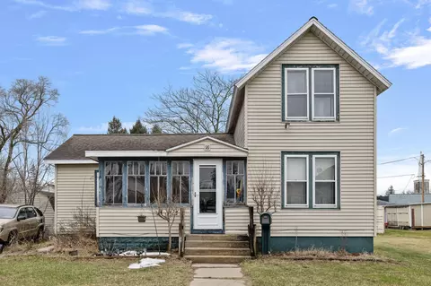 16 S Barton St, New Buffalo, MI 49117