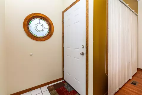 635 S Crooks Rd, Clawson, MI 48017 photo 8