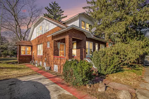 312 S Whittaker St, New Buffalo, MI 49117