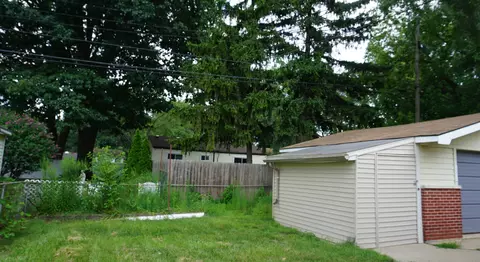 Exterior - 34474 John St, Wayne, MI 48184 photo 3 of 5
