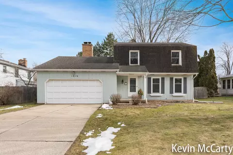 1816 Camille Dr SE, Grand Rapids, MI 49546