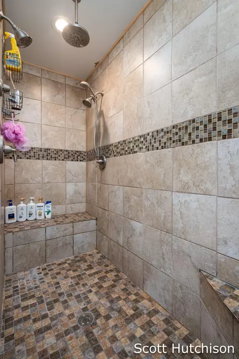 Bath - 5486 W Briggs Rd, Stanton, MI 48888 photo 3 of 5
