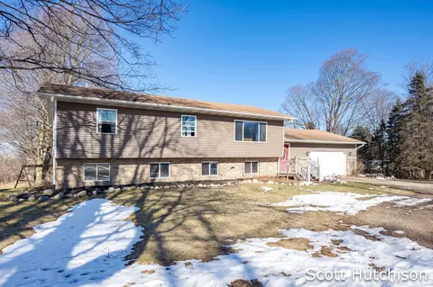 Exterior - 5486 W Briggs Rd, Stanton, MI 48888 photo 2 of 8