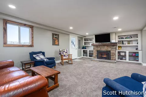 Living - 5486 W Briggs Rd, Stanton, MI 48888 photo 5 of 7