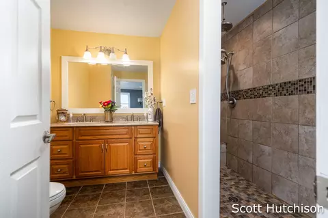 Bath - 5486 W Briggs Rd, Stanton, MI 48888 photo 2 of 5