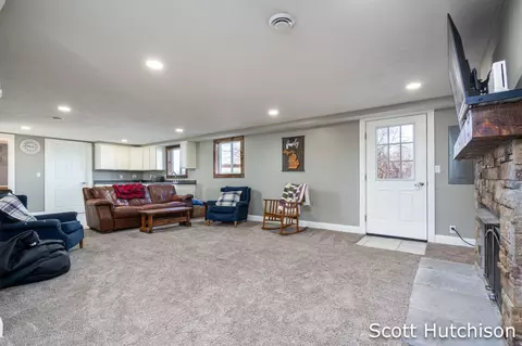 Living - 5486 W Briggs Rd, Stanton, MI 48888 photo 6 of 7