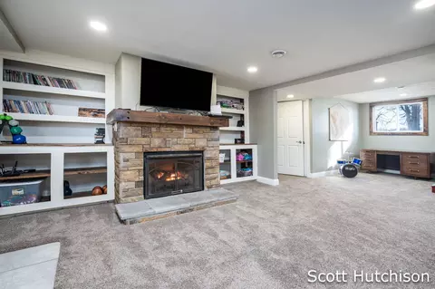 Living - 5486 W Briggs Rd, Stanton, MI 48888 photo 4 of 7