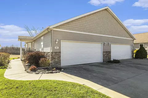 90 Homestead Acres Rd NW, Sparta, MI 49345