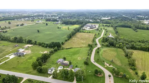 4414 Bauer Rd, Hudsonville, MI 49426