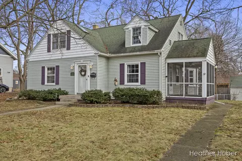 2454 Wyoming Ave SW, Wyoming, MI 49519