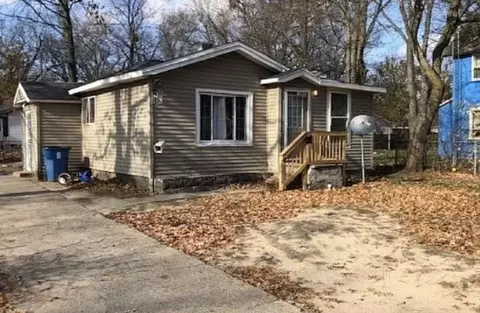 3233 Sanford St, Muskegon Heights, MI 49444