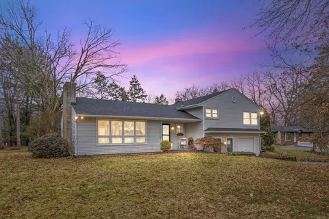 9094 E Bc Ave, Richland, MI 49083