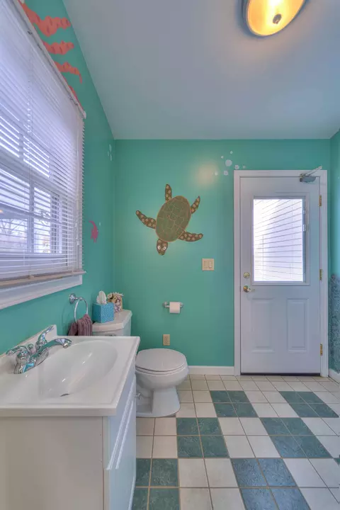 Bath - 5038 Brookside Dr, Jackson, MI 49203 photo 2 of 8
