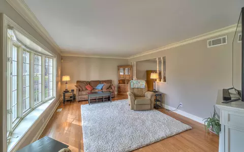 Living - 5038 Brookside Dr, Jackson, MI 49203 photo 1 of 7