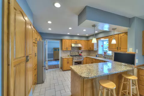 Kitchen - 5038 Brookside Dr, Jackson, MI 49203 photo 2 of 3
