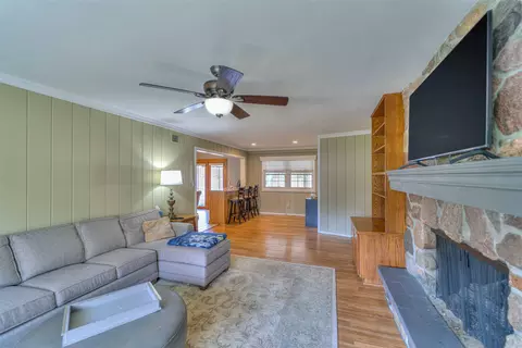 Living - 5038 Brookside Dr, Jackson, MI 49203 photo 5 of 7
