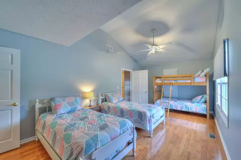 Bedroom - 5038 Brookside Dr, Jackson, MI 49203 photo 4 of 12