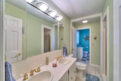 Bath - 5038 Brookside Dr, Jackson, MI 49203 photo 1 of 8