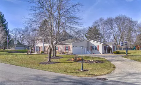 Exterior - 5038 Brookside Dr, Jackson, MI 49203 photo 3 of 9