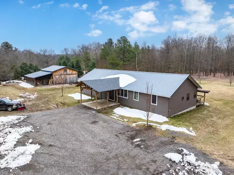 52705 18th Ave, Grand Junction, MI 49056