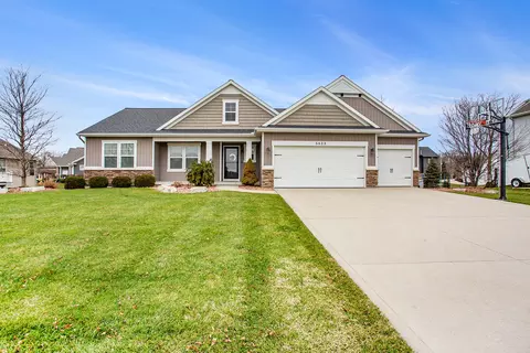 5823 Cory Dr, Hudsonville, MI 49426