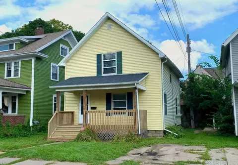 110 N Magnolia Ave, Lansing, MI 48912