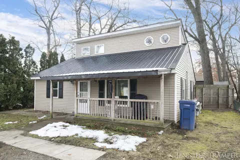 8034 Oak Ln NE, Cedar Springs, MI 49319 photo 3