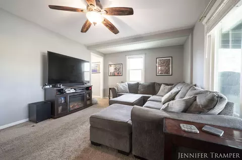 8034 Oak Ln NE, Cedar Springs, MI 49319 photo 7