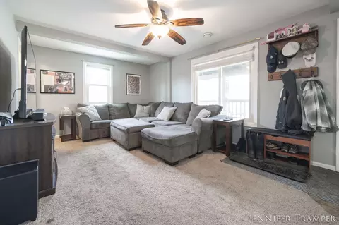 8034 Oak Ln NE, Cedar Springs, MI 49319 photo 6