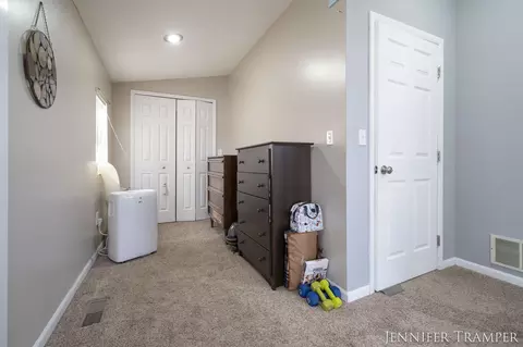 8034 Oak Ln NE, Cedar Springs, MI 49319 photo 16
