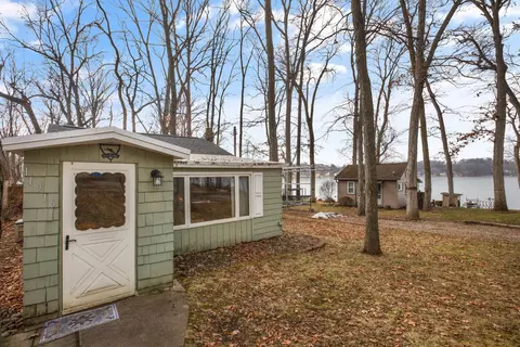 11916 Coon Hollow Rd, Three Rivers, MI 49093