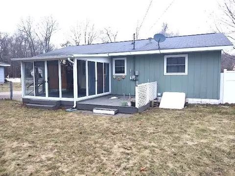 5155 Hunt St, Montague, MI 49437