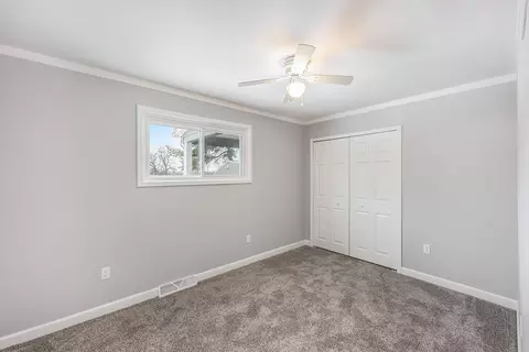 Bedroom - 5371 Lakeshore Rd, Deckerville, MI 48427 photo 2 of 4