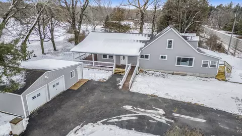 5371 Lakeshore Rd, Deckerville, MI 48427