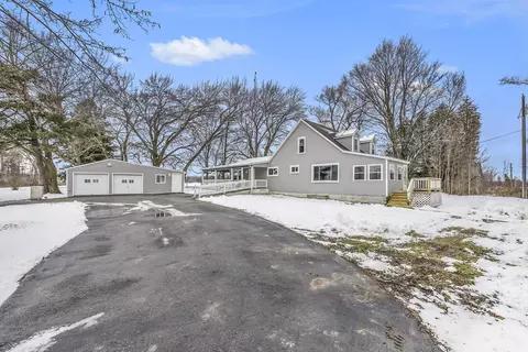 Exterior - 5371 Lakeshore Rd, Deckerville, MI 48427 photo 8 of 10
