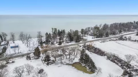 View/Area - 5371 Lakeshore Rd, Deckerville, MI 48427 photo 6 of 9